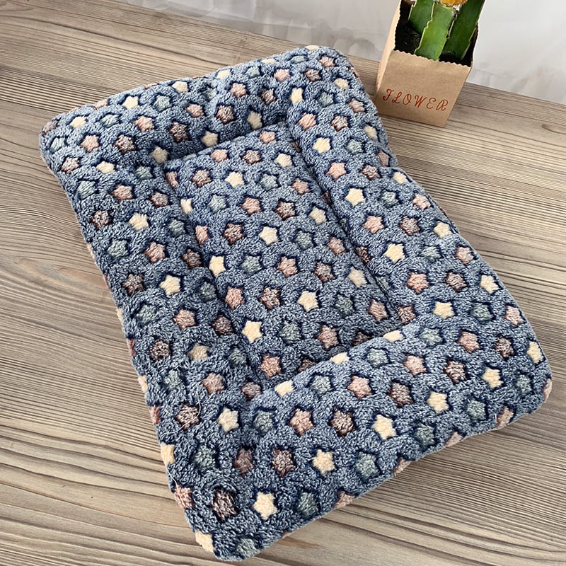 Snuggle heat, pet bed warmer