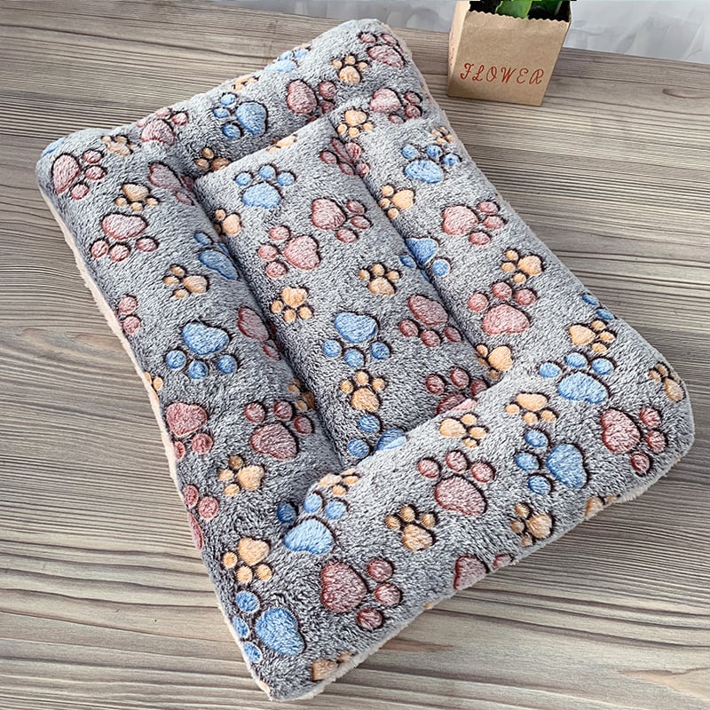 Snuggle heat, pet bed warmer